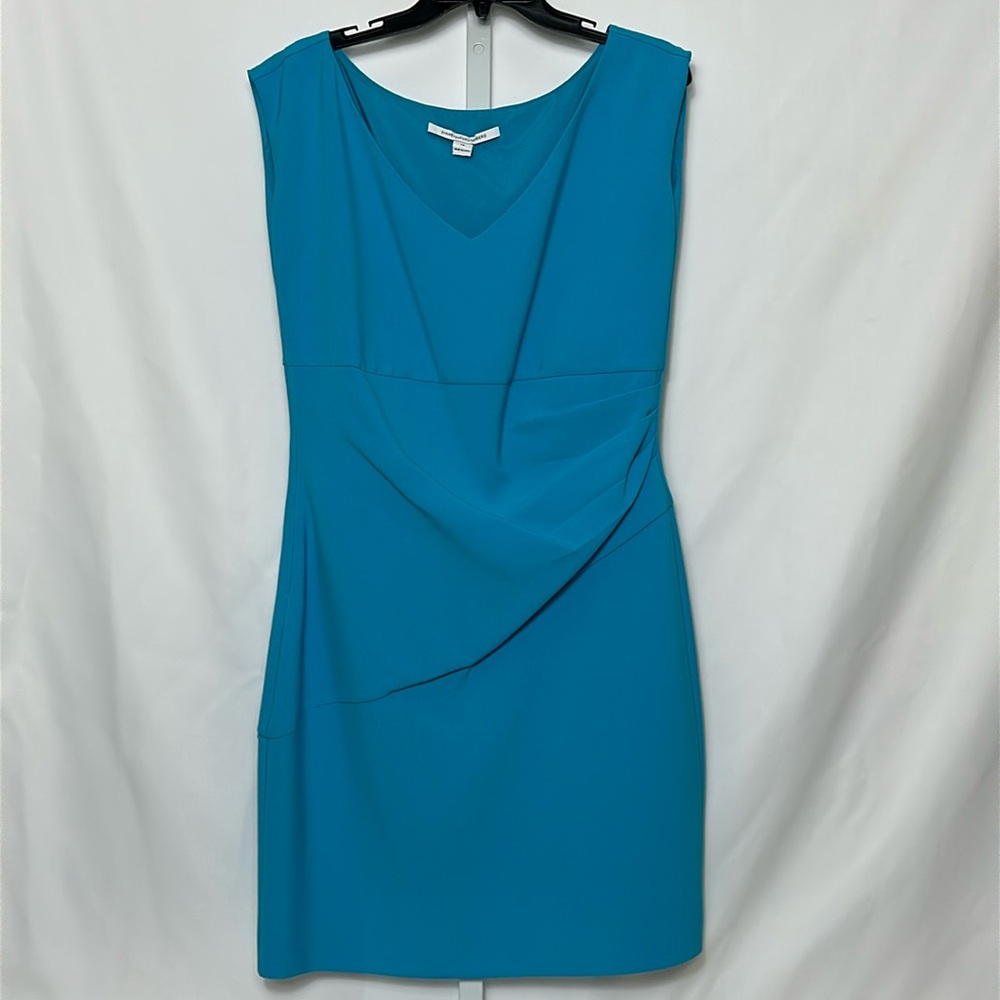 Diane von Furstenberg Blue Sheath Dress Size 14 Sleeveless V-Neck Ruched